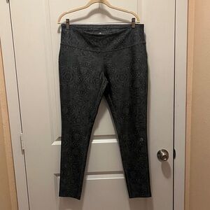 (NWT) MPG Gray Geometric Women's Leggings